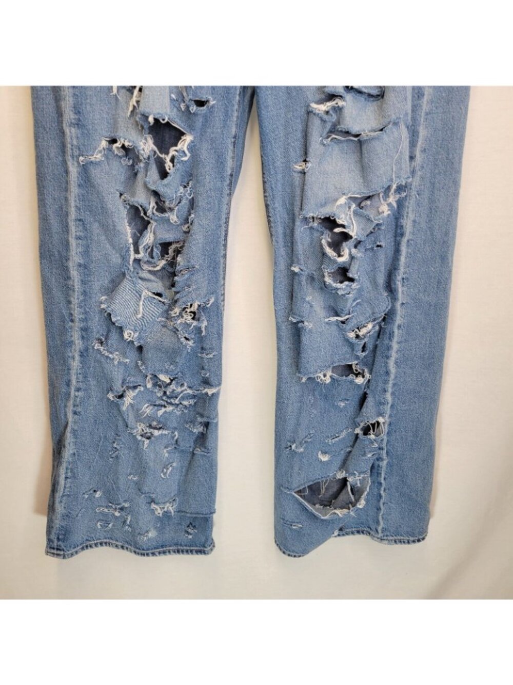 American Eagle Women's Size 12 Jeans Low Rise Skater Jean Distressed Destroyed - Picture 6 of 9